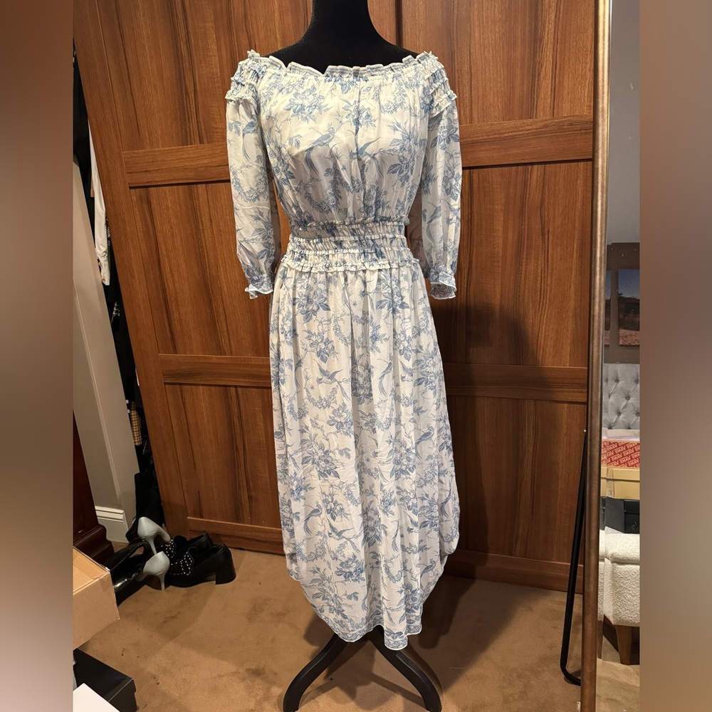 Max Studio London- Size XS Midi Dress White w/blue floral pattern